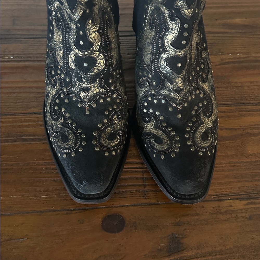 Corral Black and Gold Ankle Boots - Picture 7 of 16